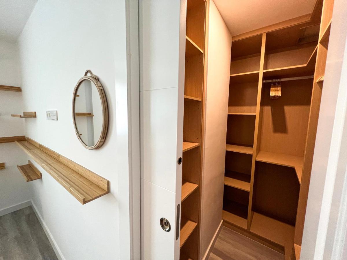 3 Bedrooms, Spacious 60 M From The *