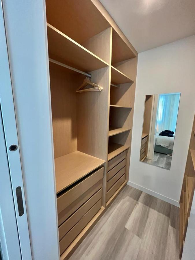 Apartment 3 Bedrooms, Spacious 60 M From The *