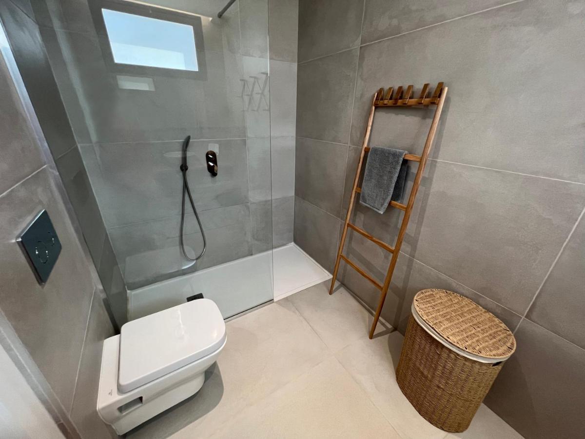 Apartment 3 Bedrooms, Spacious 60 M From The *